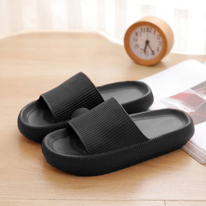 "EVA™ Inomhustofflor – Lättviktiga, Bekväma och Halkfria!"