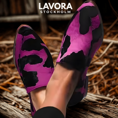 MAJA™ | Stilrena loafers med låg klack och trendigt kohudsmönster